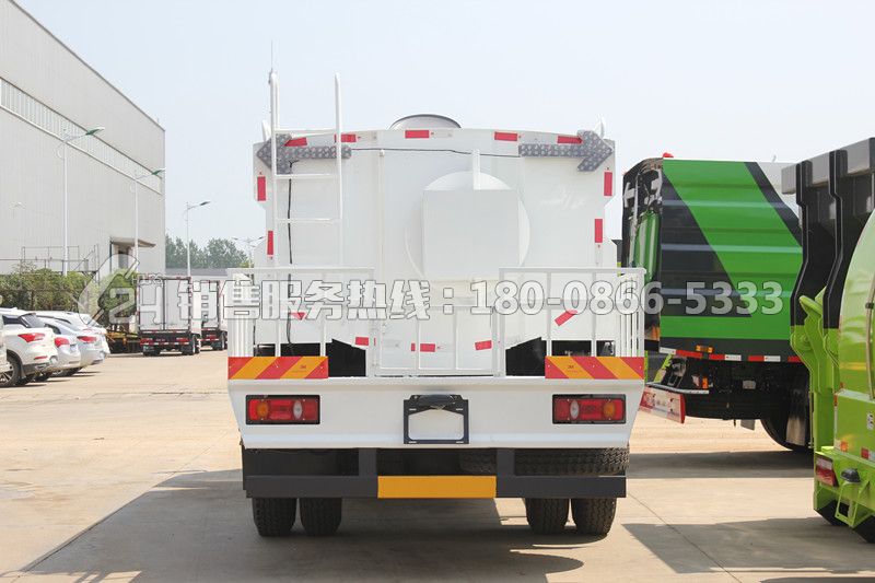 東風(fēng)天錦路面清洗車