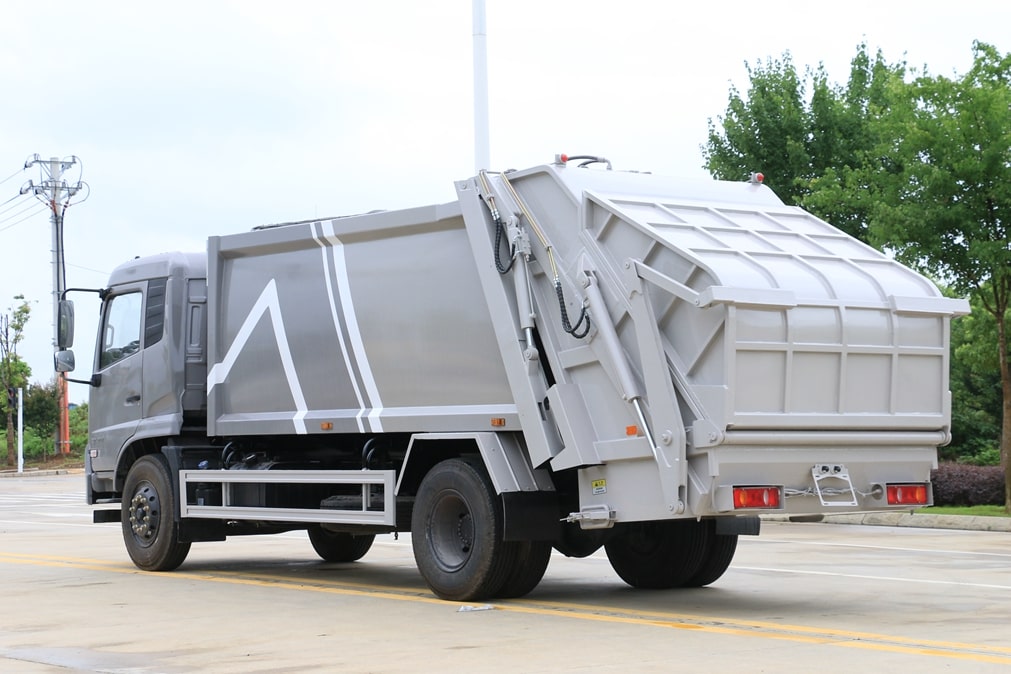 東風(fēng)天錦14方壓縮式垃圾車