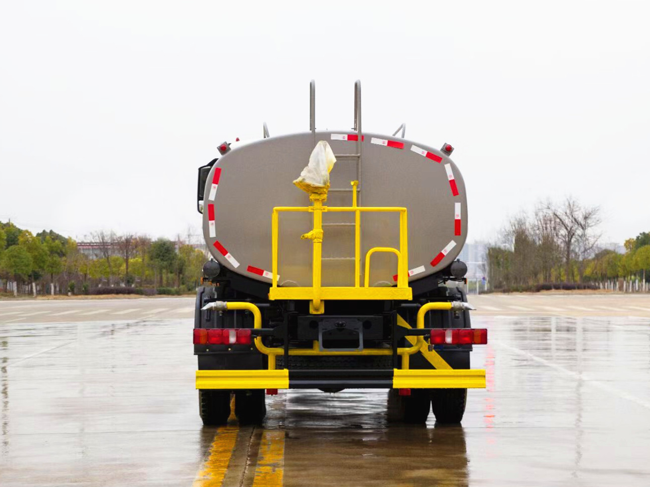 重汽豪沃NX灑水車15方