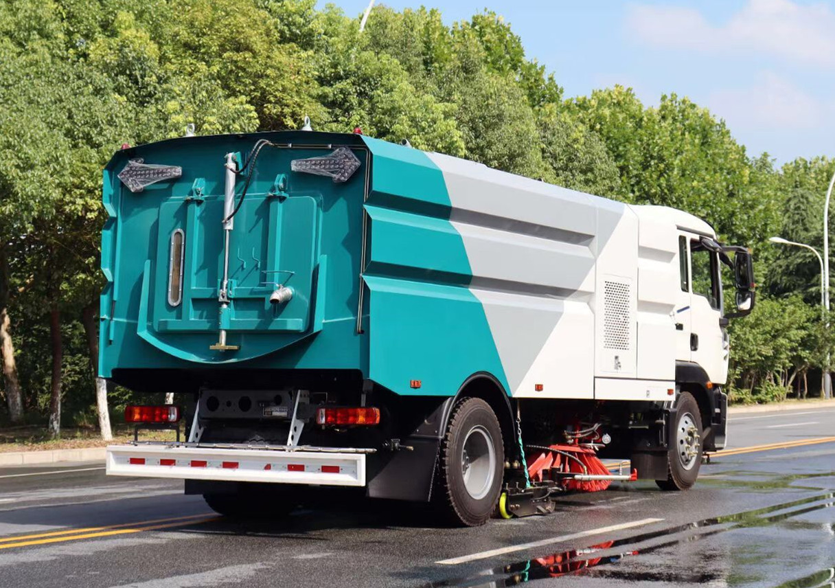 重汽豪沃HOWO洗掃車9+7方