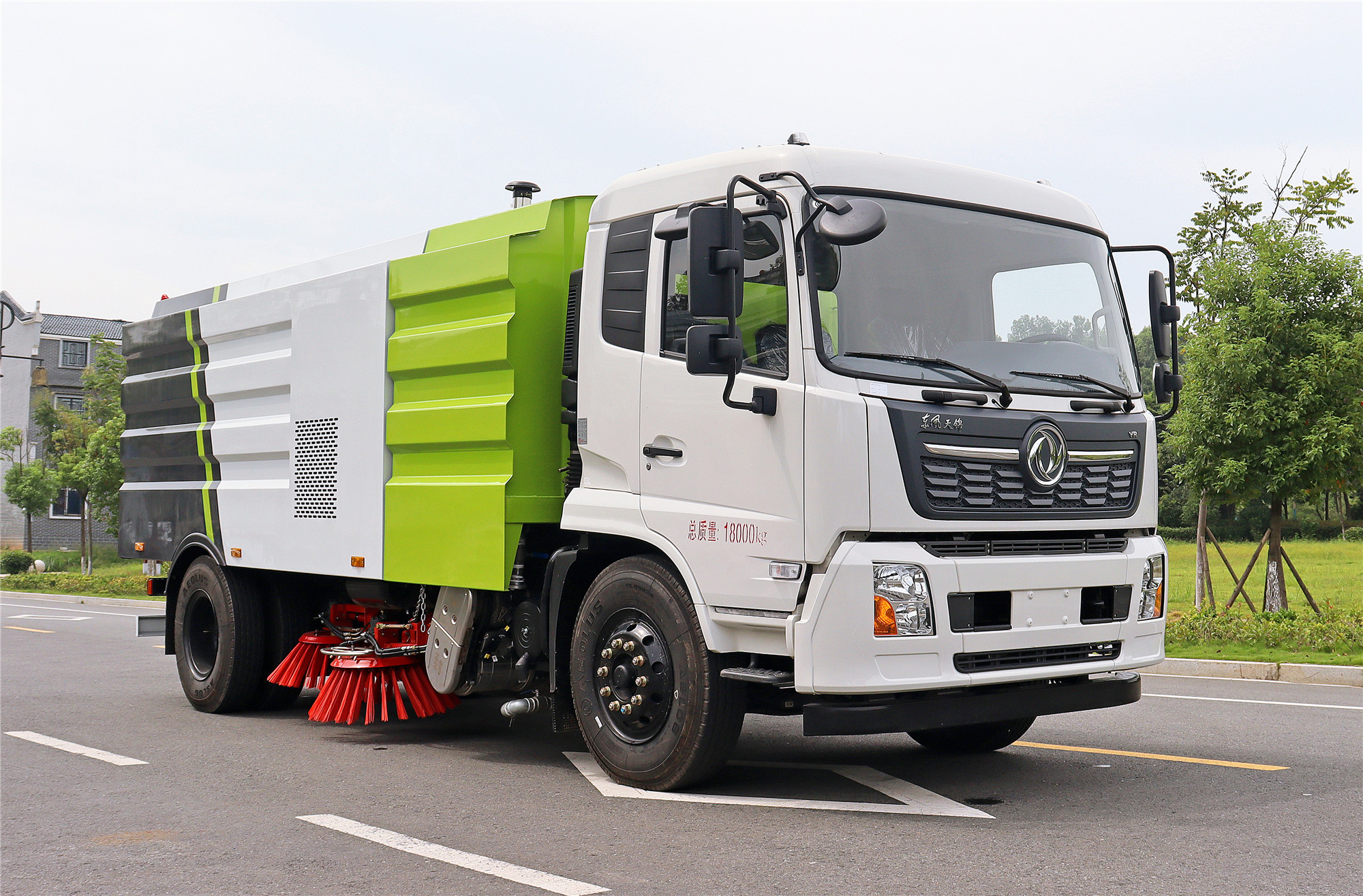 東風(fēng)天錦掃路車4+8方