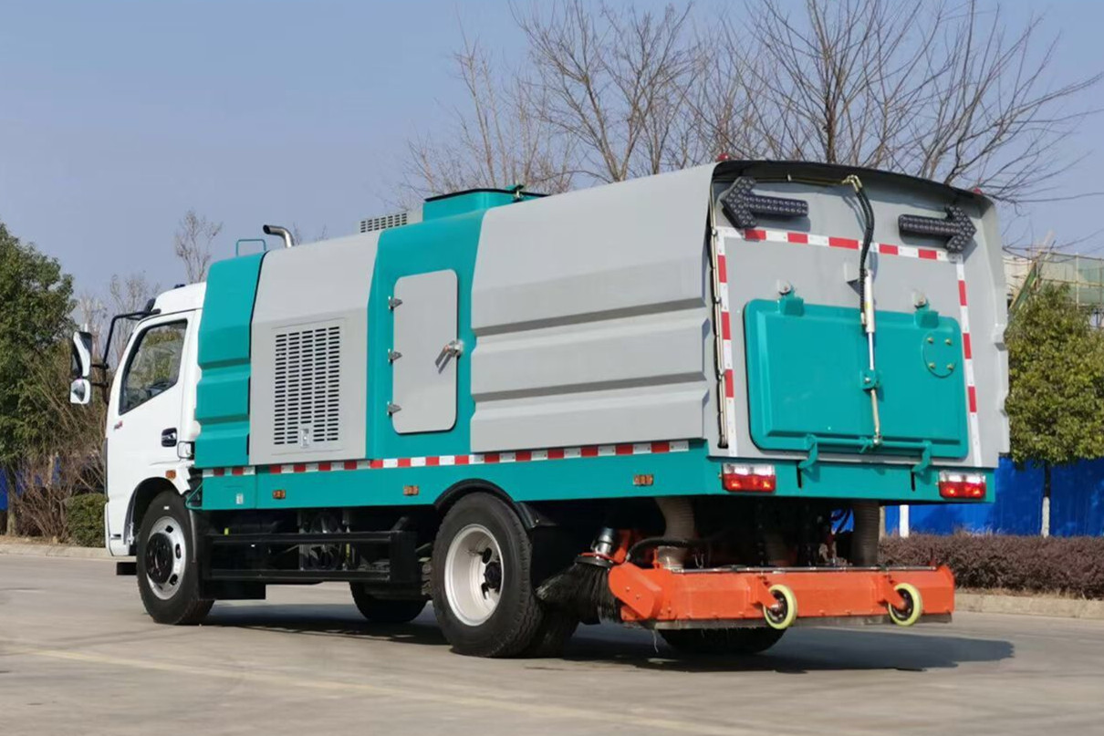 東風(fēng)福瑞卡后置吸塵車(chē)1.5+5方