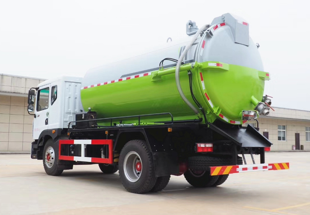 東風多利卡D9吸污車11.5方