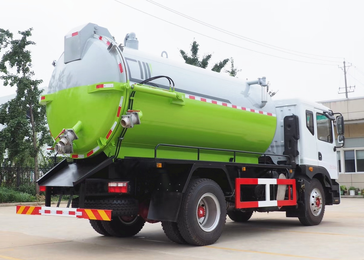 東風多利卡D9吸污車11.5方