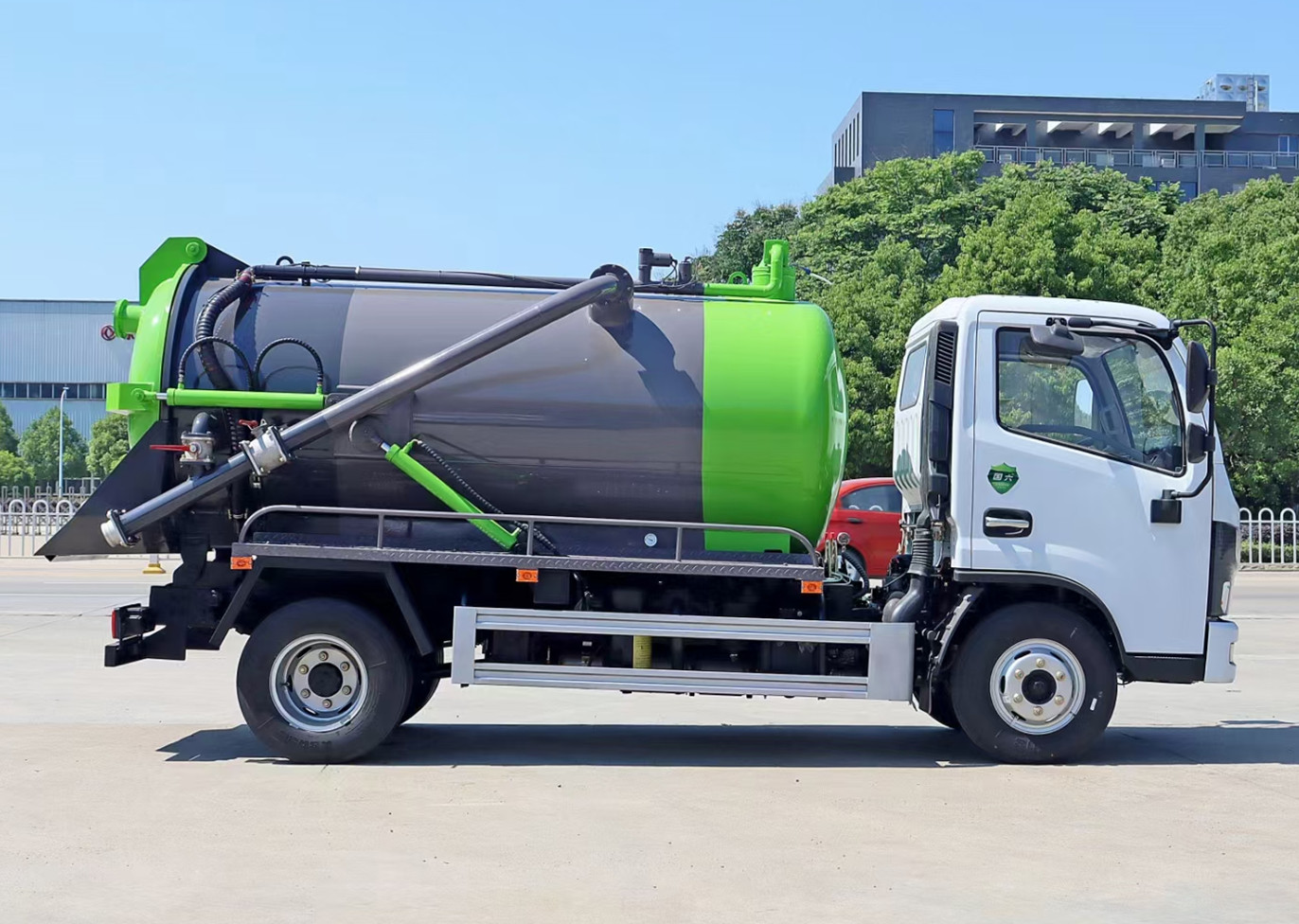 東風(fēng)多利卡D6吸污車4.5方