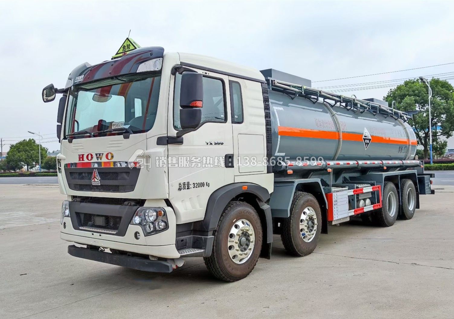 重汽豪沃TG5前四后八腐蝕性罐式車(chē)17.8方 重汽豪沃TG5前四后八腐蝕性罐式車(chē)17.8方