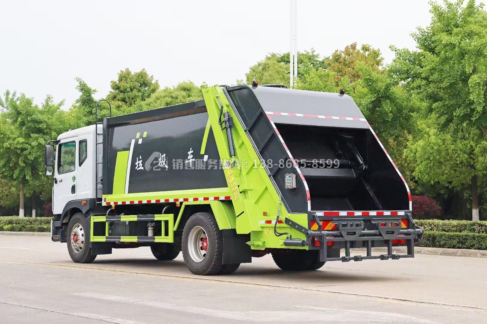 東風多利卡D9壓縮式垃圾車13方