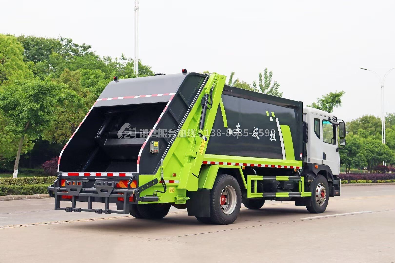 東風多利卡D9壓縮式垃圾車13方