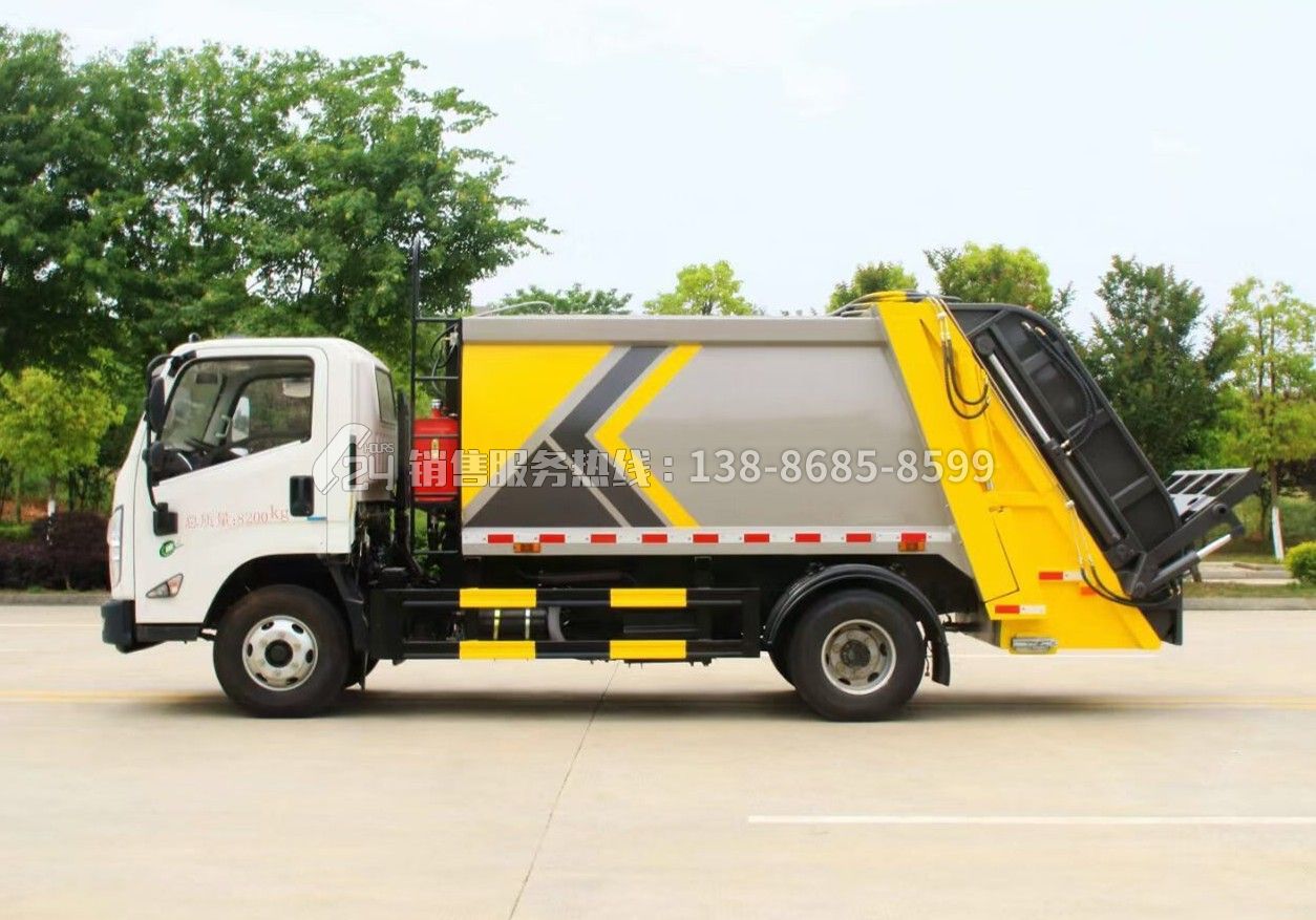 江鈴凱銳壓縮式垃圾車6方
