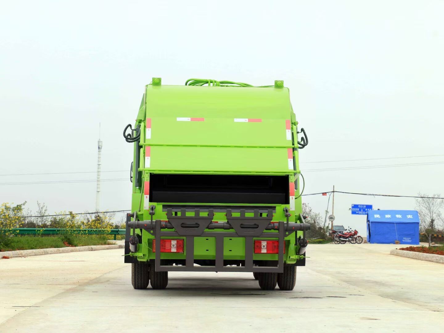 地下室專用凱馬藍牌4方壓縮垃圾車