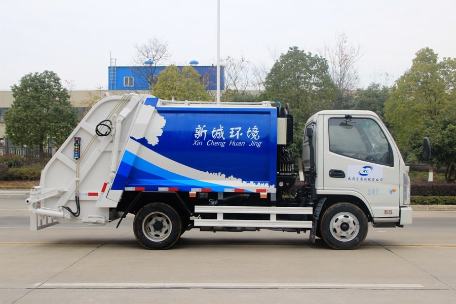 凱馬藍牌壓縮式垃圾車4方