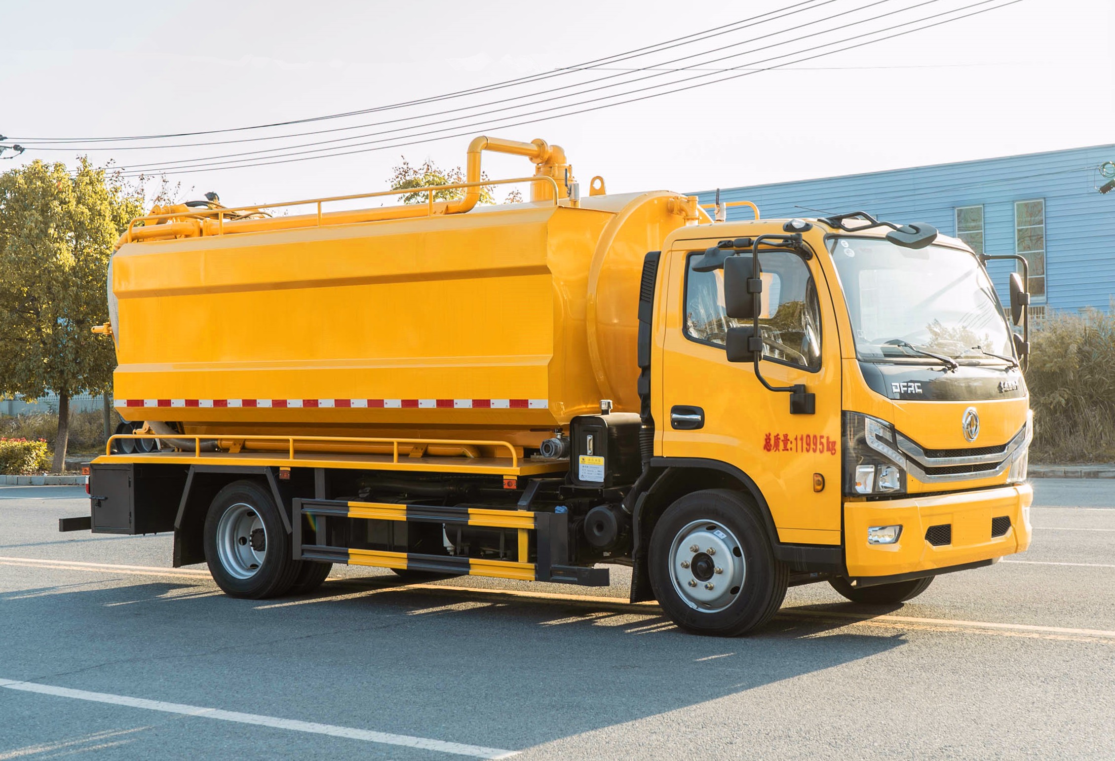 國(guó)六-東風(fēng)多利卡D7清洗吸污車9方