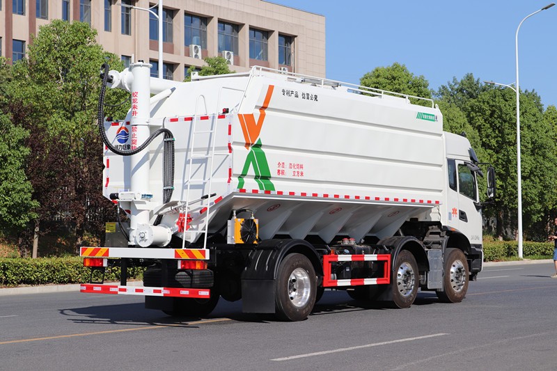 東風(fēng)天錦KR小三軸(輕量化)飼料車34方