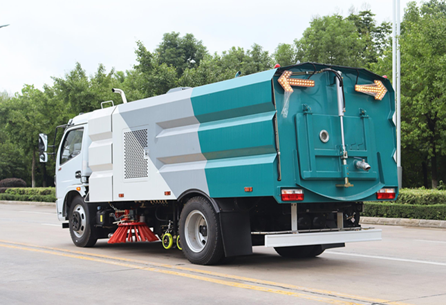 國(guó)六-東風(fēng)福瑞卡4+4方洗掃車