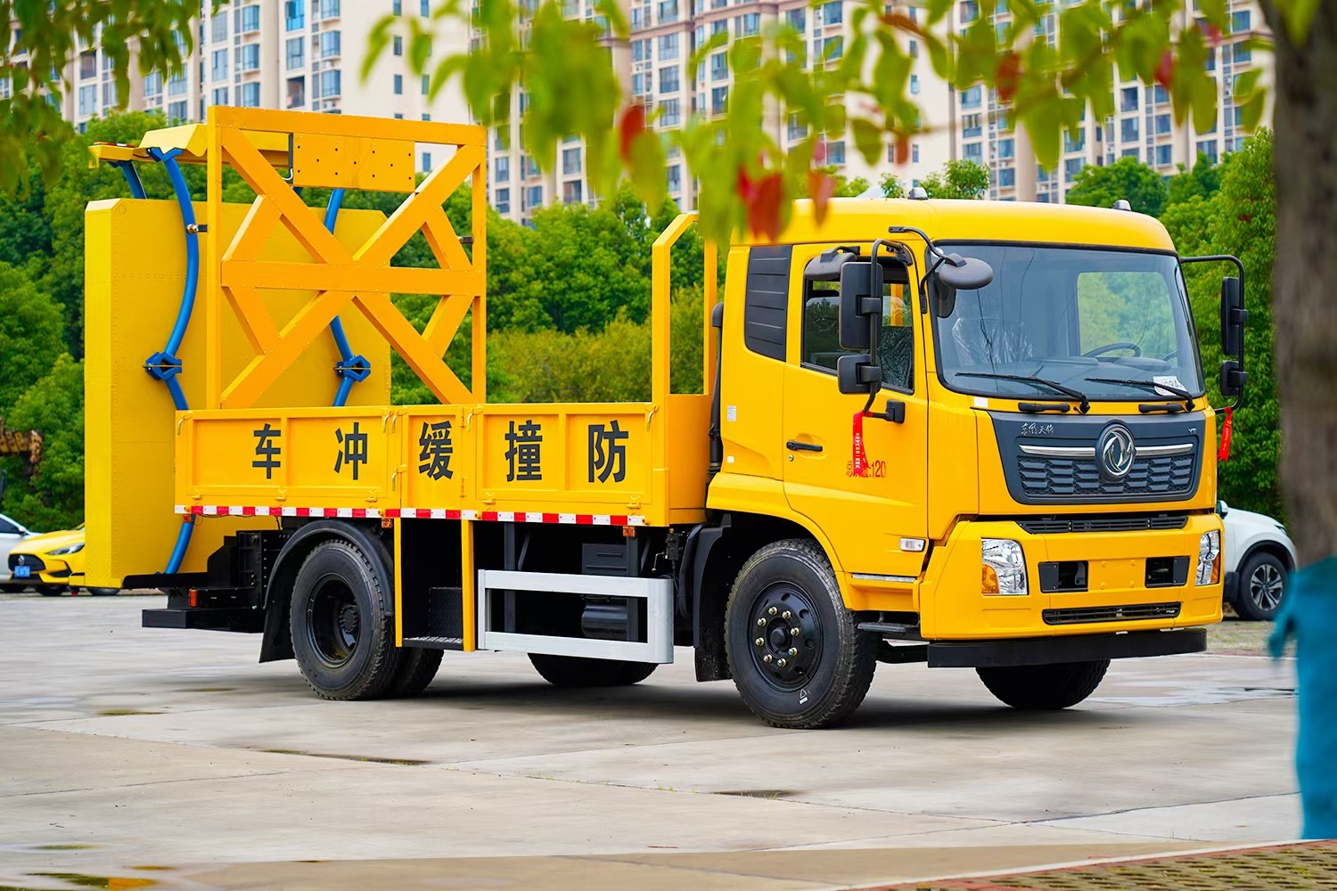 東風(fēng)天錦防撞緩沖車-100K