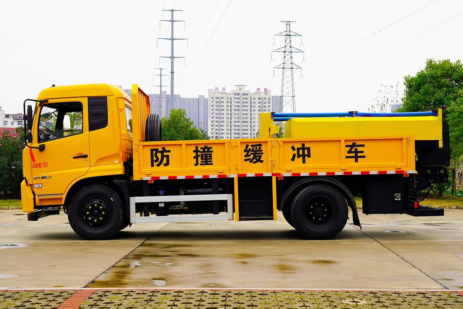 東風(fēng)天錦防撞緩沖車-100K