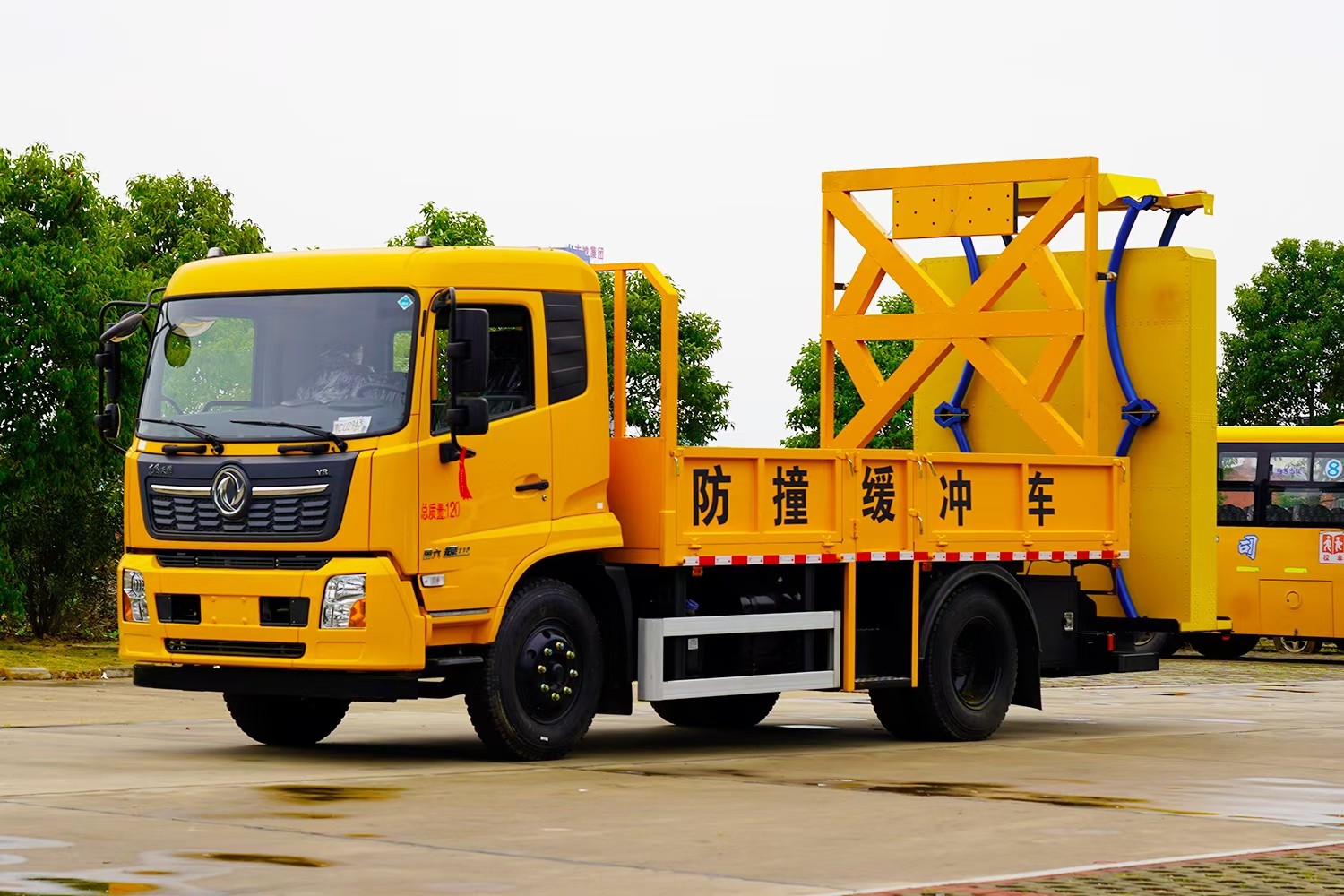 東風天錦防撞緩沖車-100K 東風天錦防撞緩沖車-100K