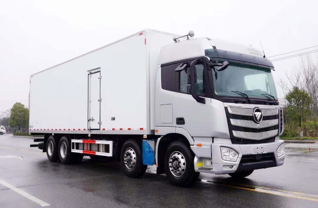 福田歐曼EST高頂雙臥冷藏車9.6米