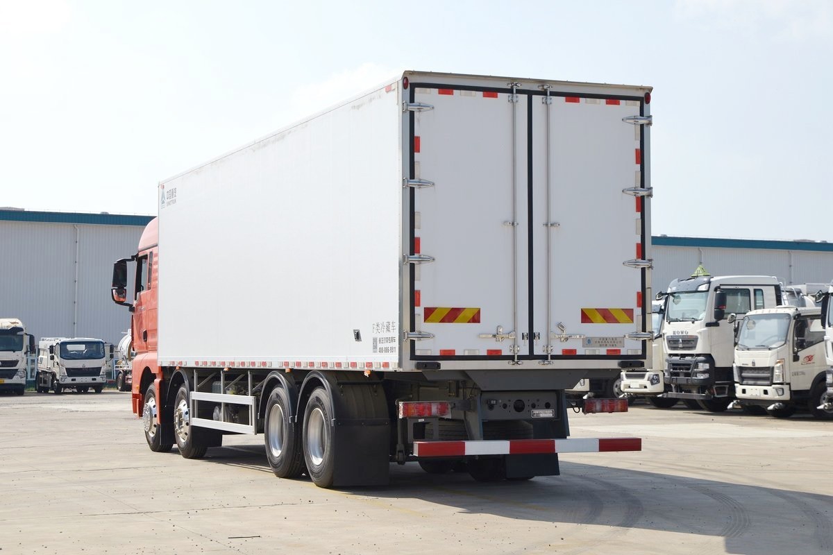 重汽汕德卡G7冷藏車9.45米