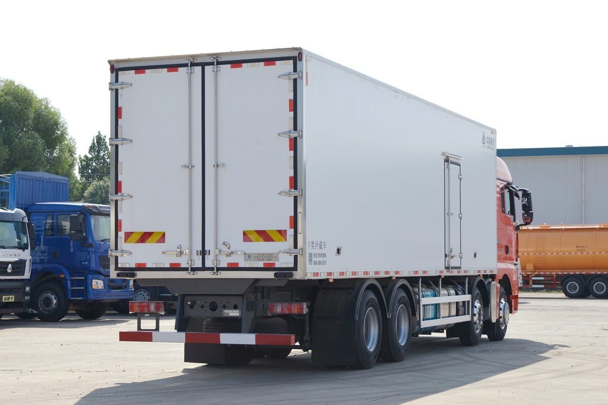 重汽汕德卡G7冷藏車9.45米