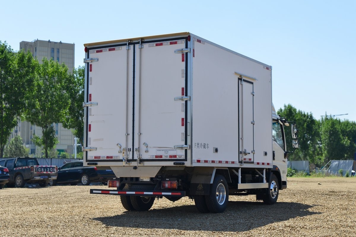 重汽HOWO冷藏車4米