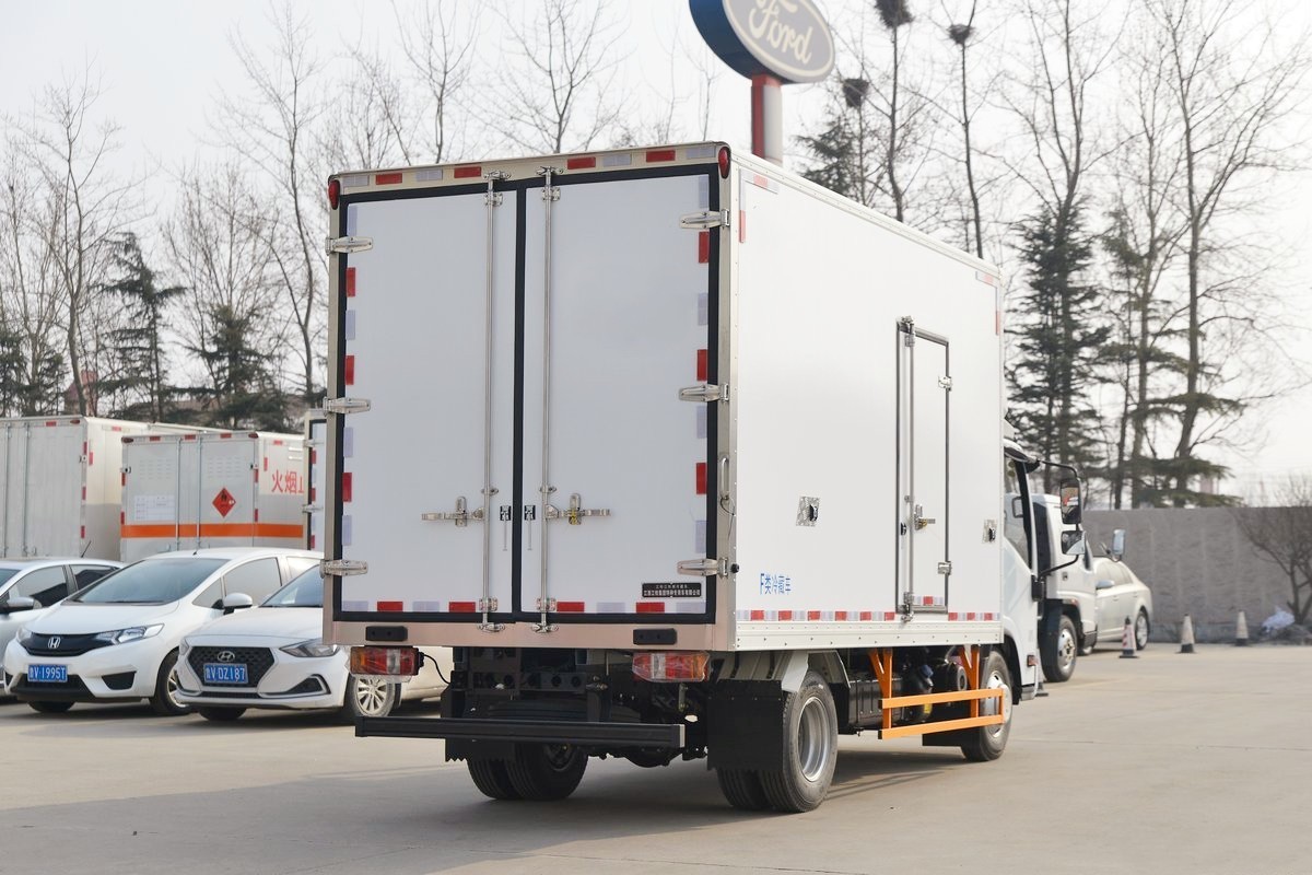 江西五十鈴EC5冷藏車4.02米