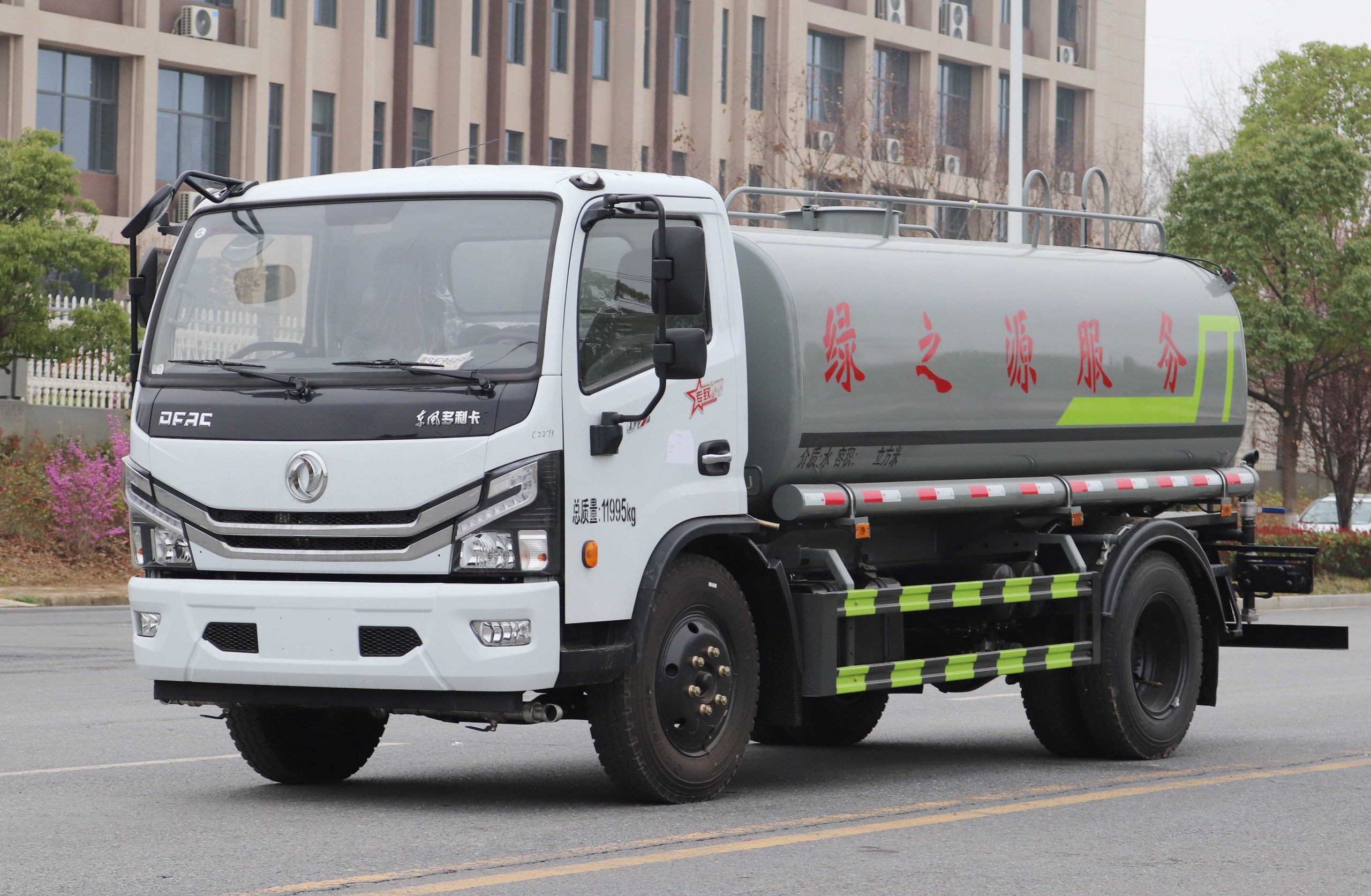 東風(fēng)多利卡D7灑水車9.2方