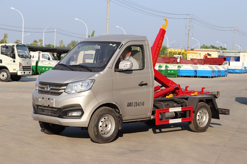 國(guó)六-長(zhǎng)安鉤臂垃圾車(chē)(3m3) 國(guó)六-長(zhǎng)安鉤臂垃圾車(chē)(3m3)