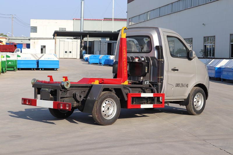 國(guó)六-長(zhǎng)安鉤臂垃圾車(3m3)