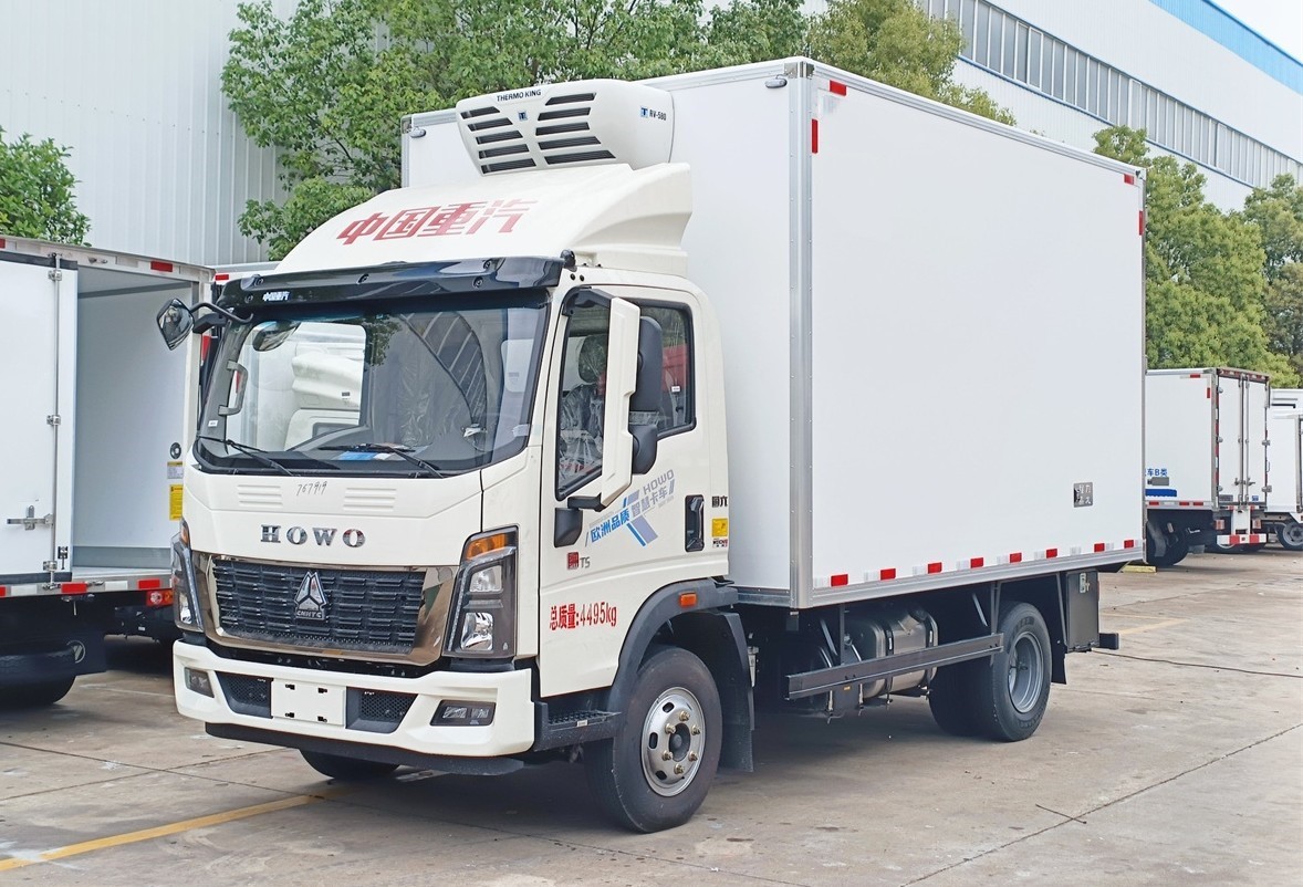 重汽豪沃統(tǒng)帥T5冷藏車4米