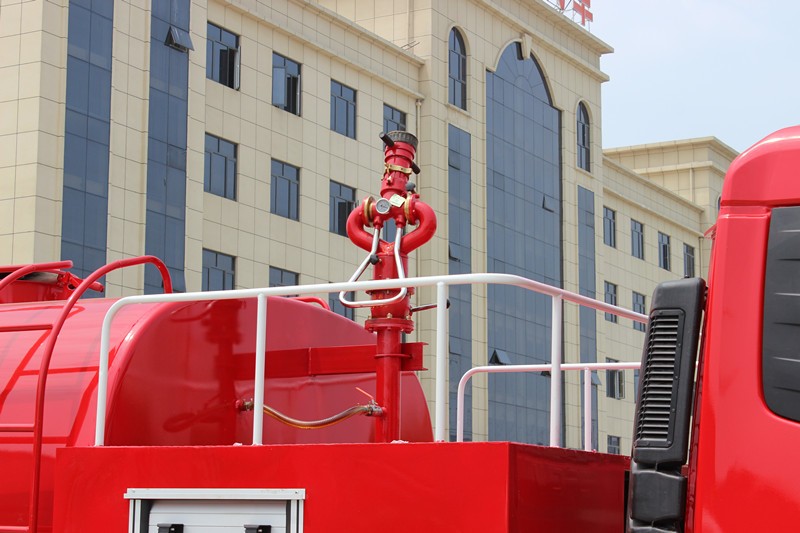 東風(fēng)天錦消防灑水車（園區(qū)專用）