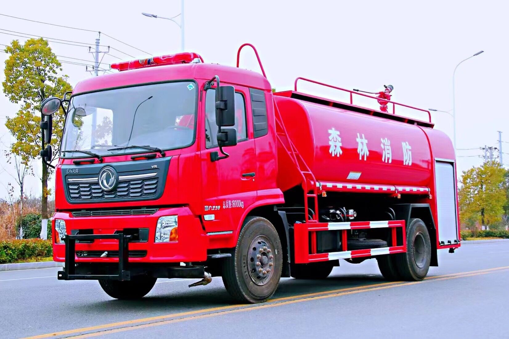 東風(fēng)天錦消防灑水車