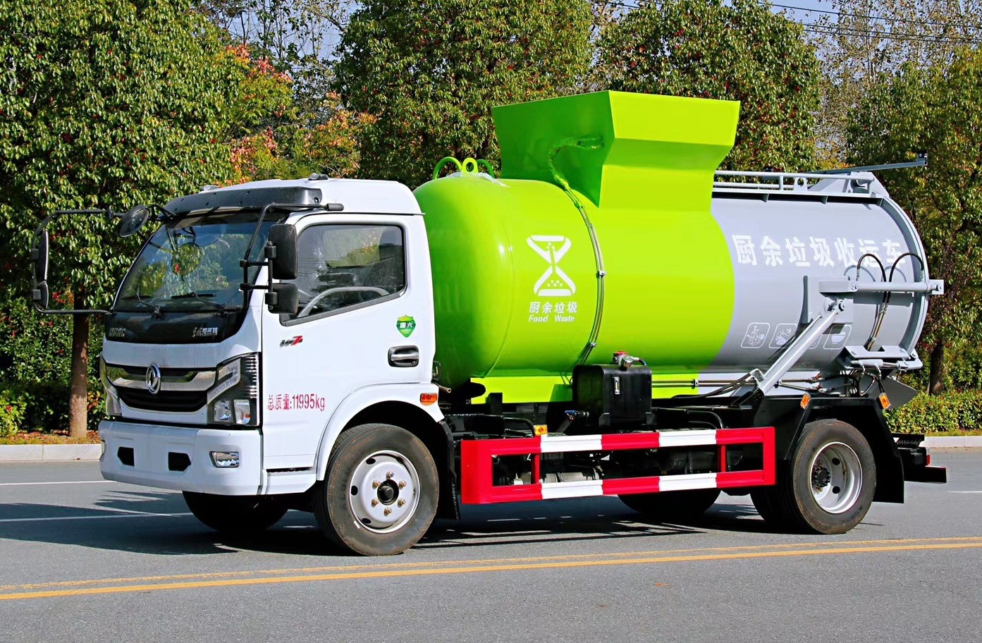 東風(fēng)凱普特K7方餐廚垃圾車(chē)9方