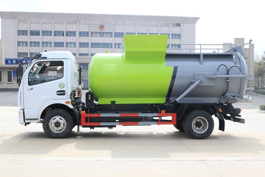 東風(fēng)大多利卡D7罐式6方餐廚垃圾車