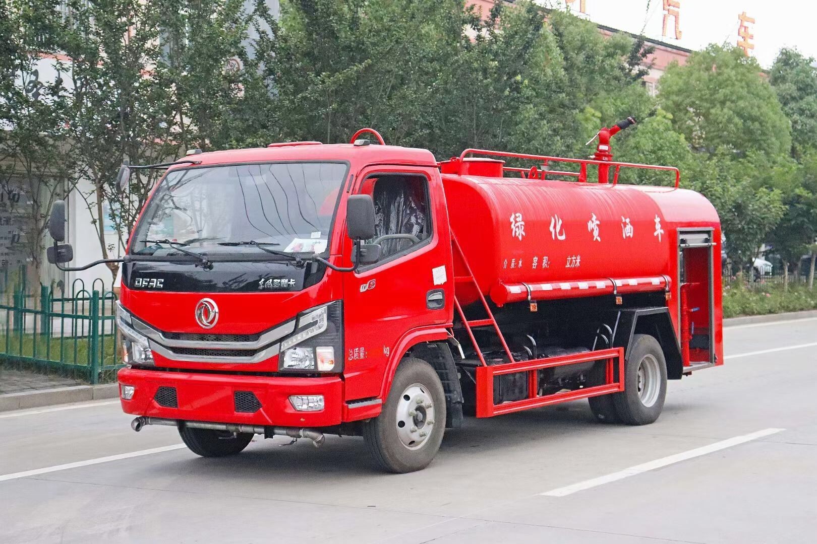 東風(fēng)多利卡消防灑水車