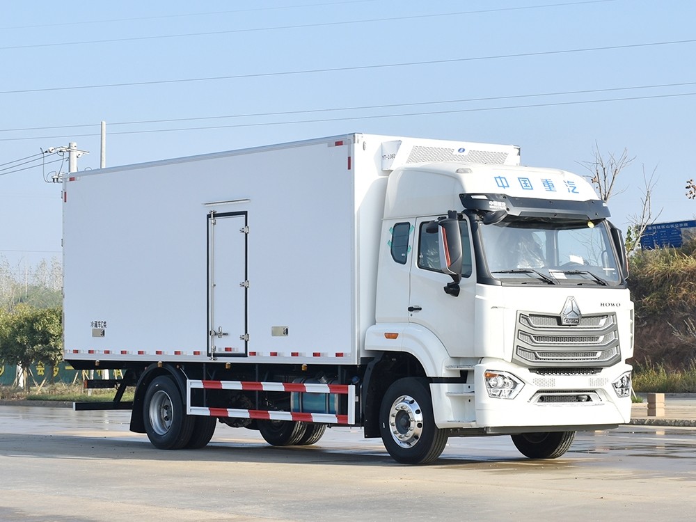 重汽豪沃HOWO冷藏車6.8米