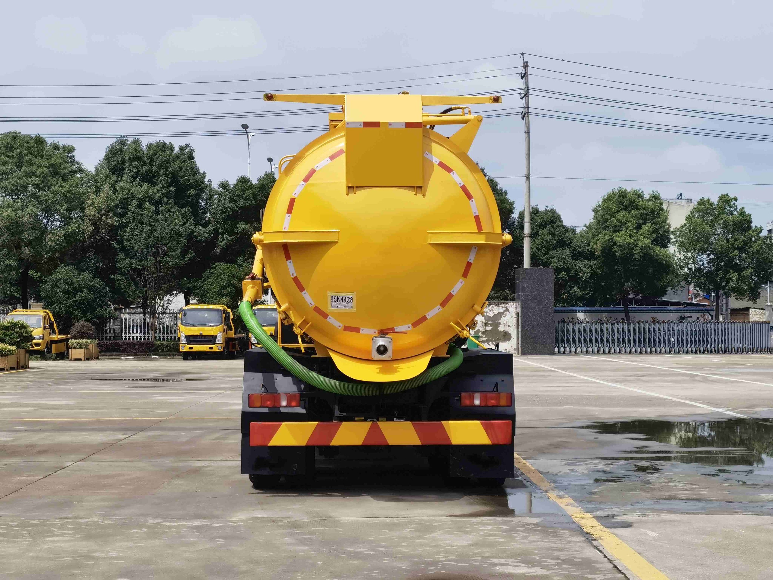 重汽豪沃21方污泥運(yùn)輸車