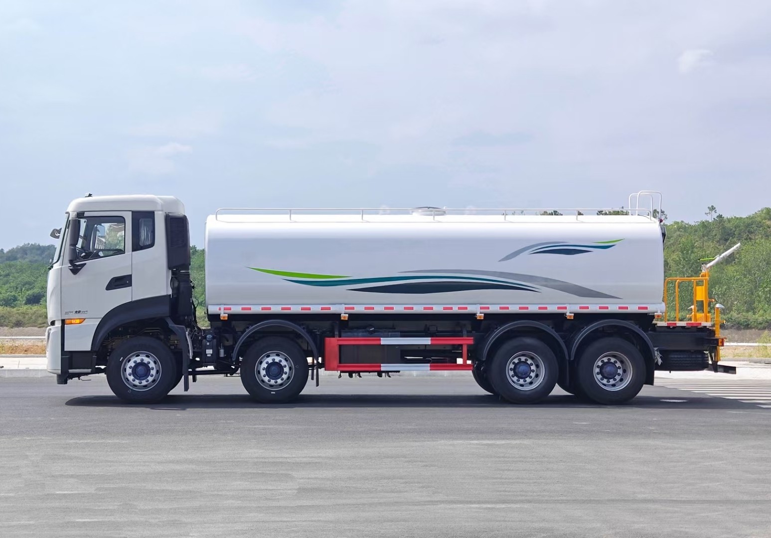 東風(fēng)天龍KL前四后八灑水車25方