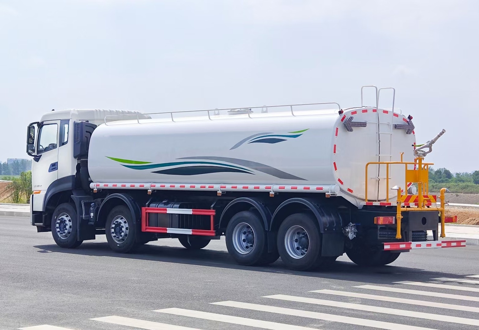 東風(fēng)天龍KL前四后八灑水車25方