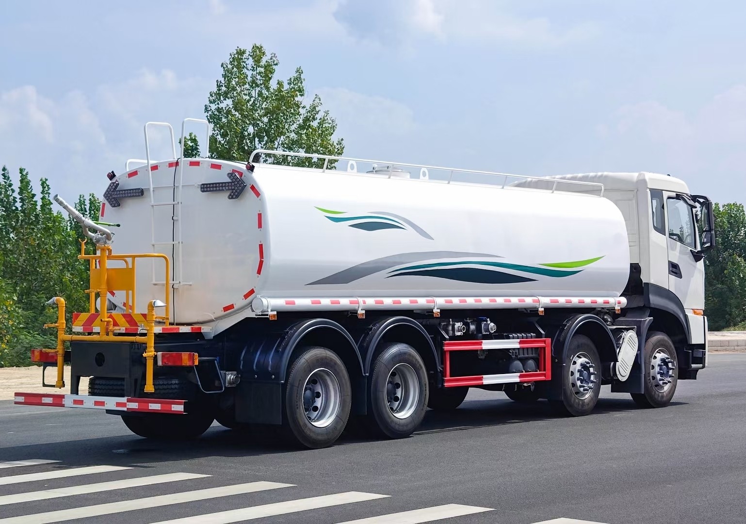 東風(fēng)天龍KL前四后八灑水車25方