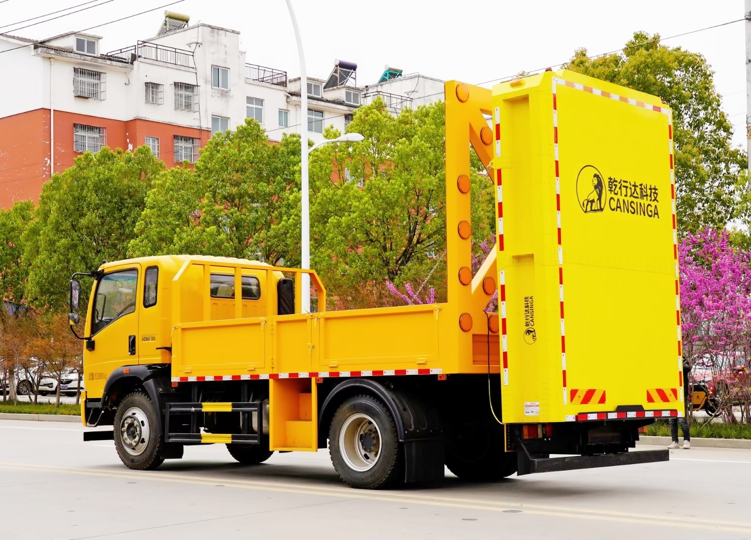 重汽豪曼防撞緩沖車100K