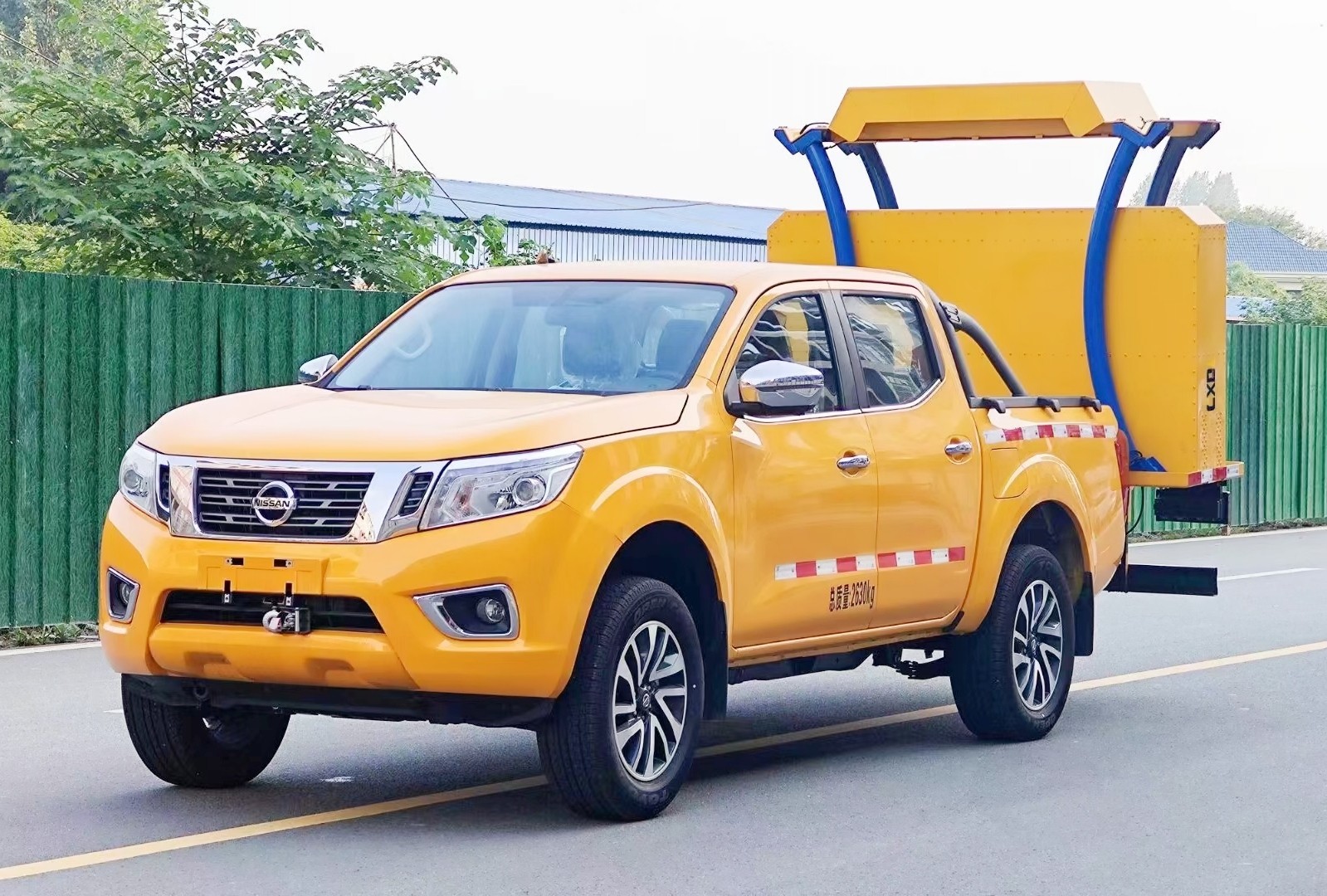 日產(chǎn)皮卡四驅(qū)防撞緩沖車70K