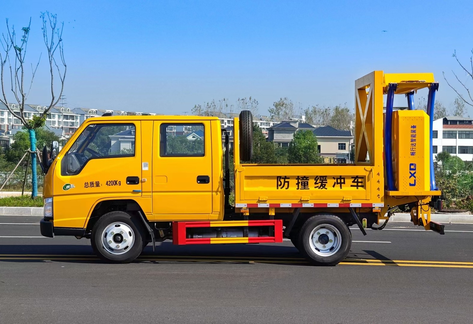 江鈴新順達防撞緩沖車70K