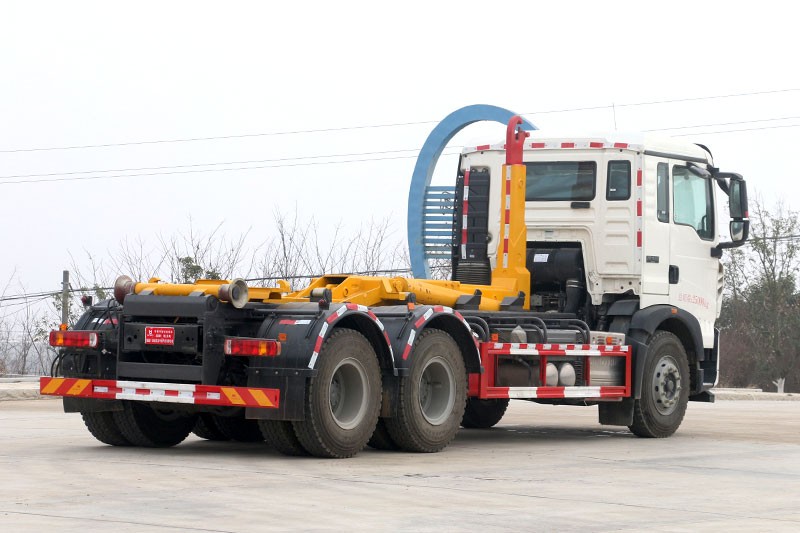 重汽HOWO后雙橋套臂垃圾車 20噸