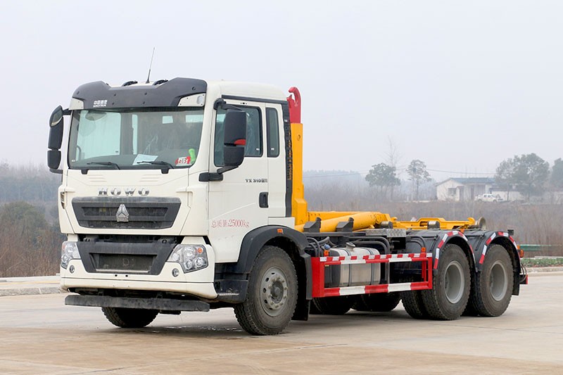 重汽HOWO后雙橋套臂垃圾車 20噸