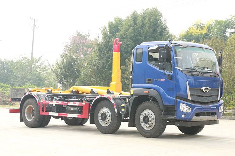 福田時(shí)代小三軸勾臂垃圾車 20方