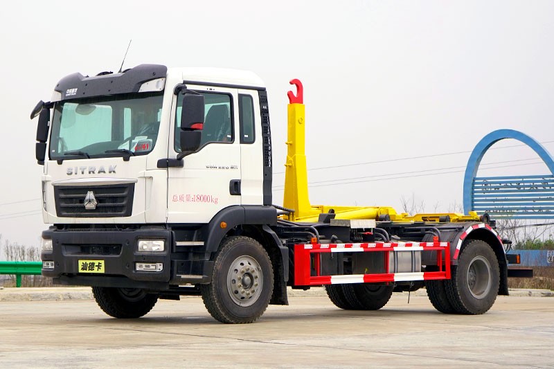 重汽汕德卡勾臂垃圾車 12方