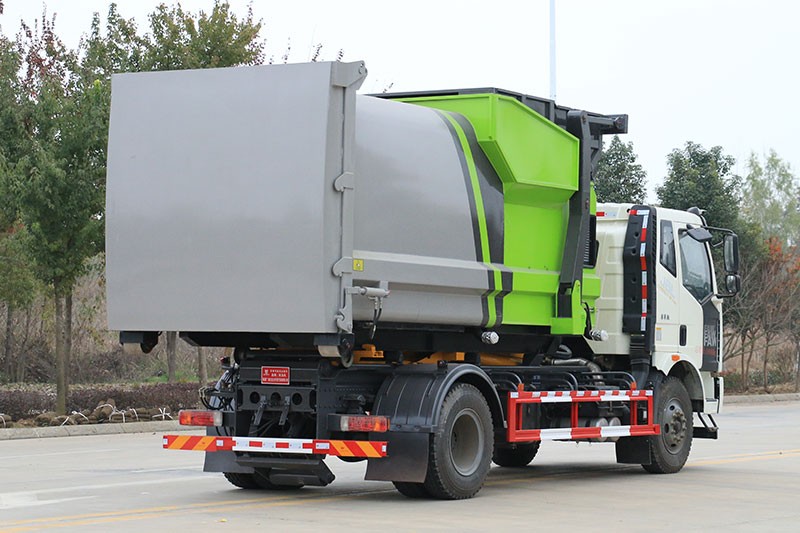 解放J6L勾臂垃圾車 12方