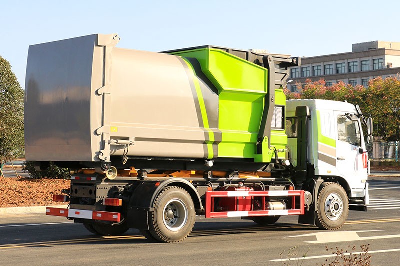 東風(fēng)華神KL5勾臂垃圾車 12方