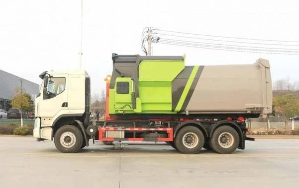 柳汽H5后雙橋勾臂垃圾車 20噸